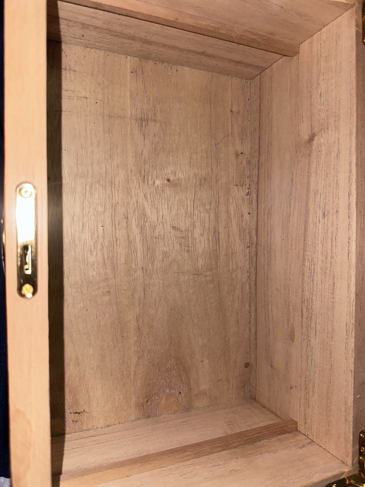 Cuban Crafters Cigar Humidor ￼