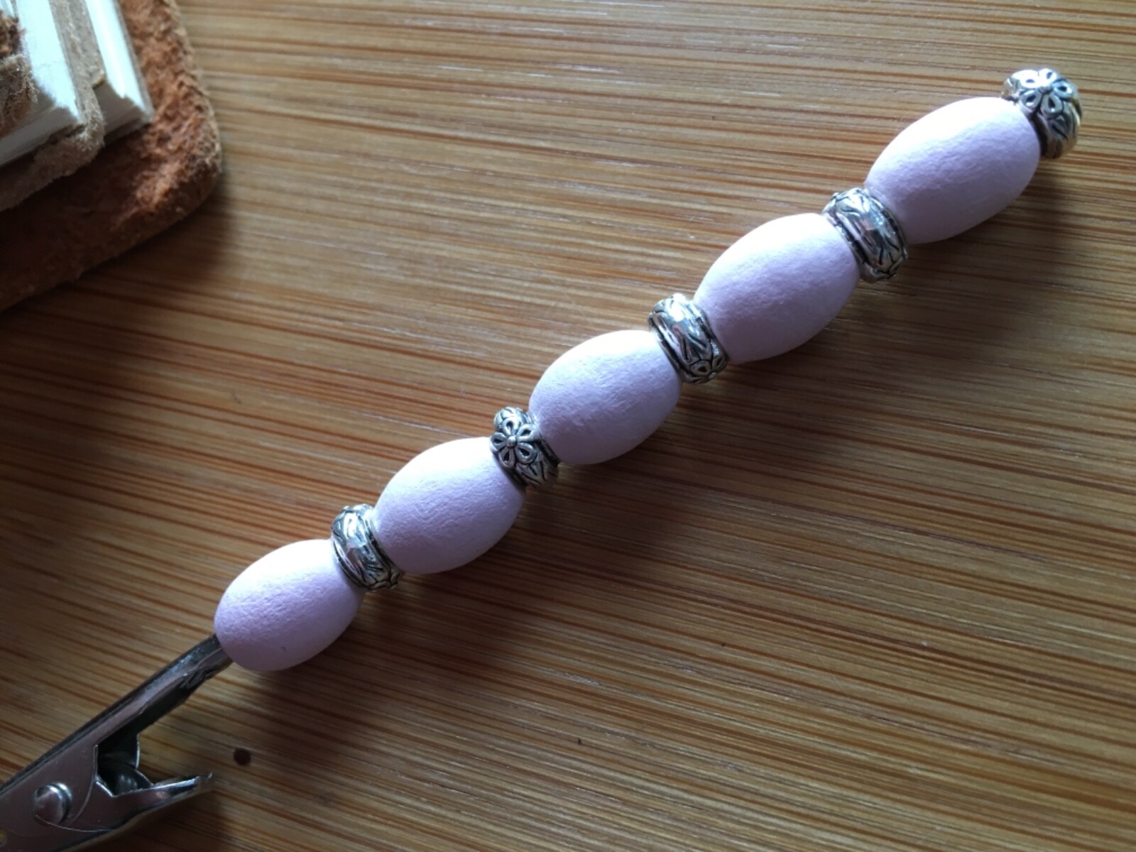 Bug’s Homemade Beaded Designer Roach Clip 4” Long – Light Pink/Silver