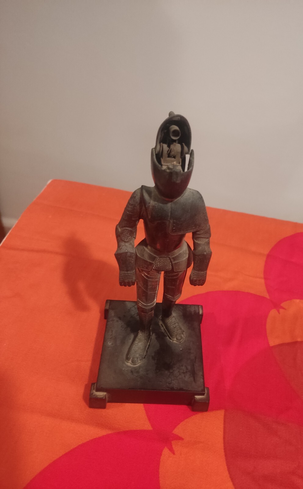 Vintage Weltzunder German Knight in Armor Shield Table Lighter Untested Used