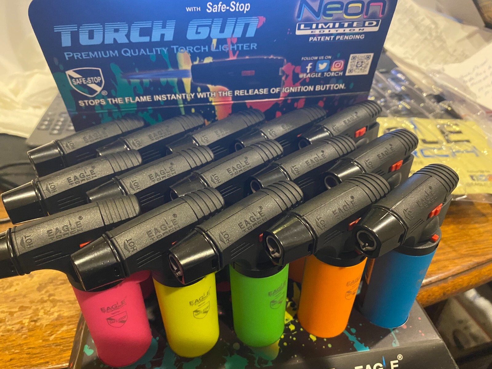 Eagle Jet Torch Adjustable Windproof Butane Refillable Lighter Lot of 1 NEON