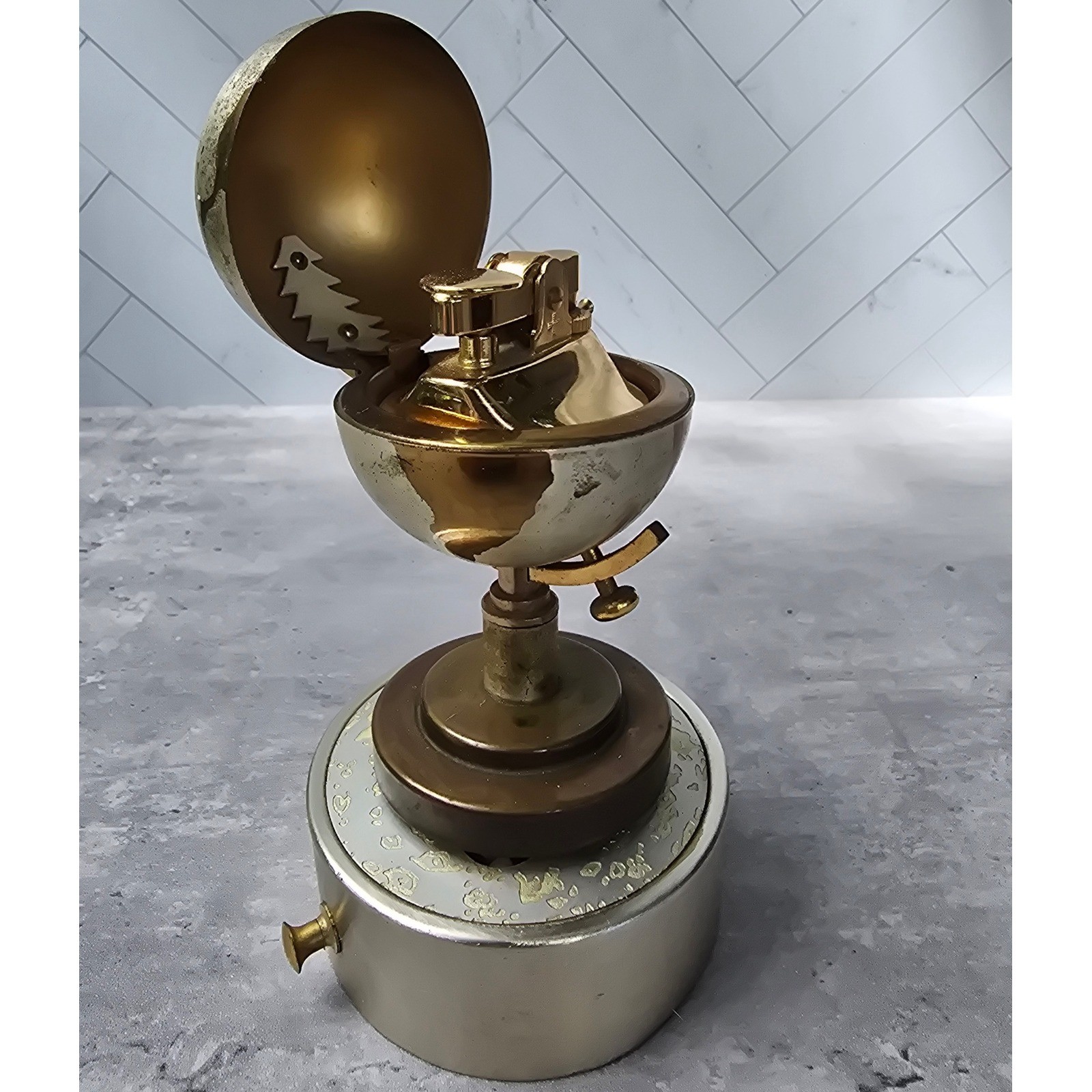 Vintage Globe MCM Table Lighter Mid Century Modern Gold Silver Tone Metal READ