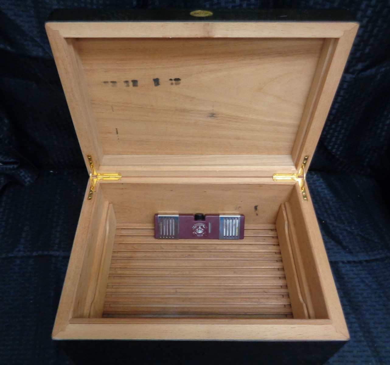 Cigar Humidor Large Cedar Wood Desktop Humidifier Storage Box Cigars