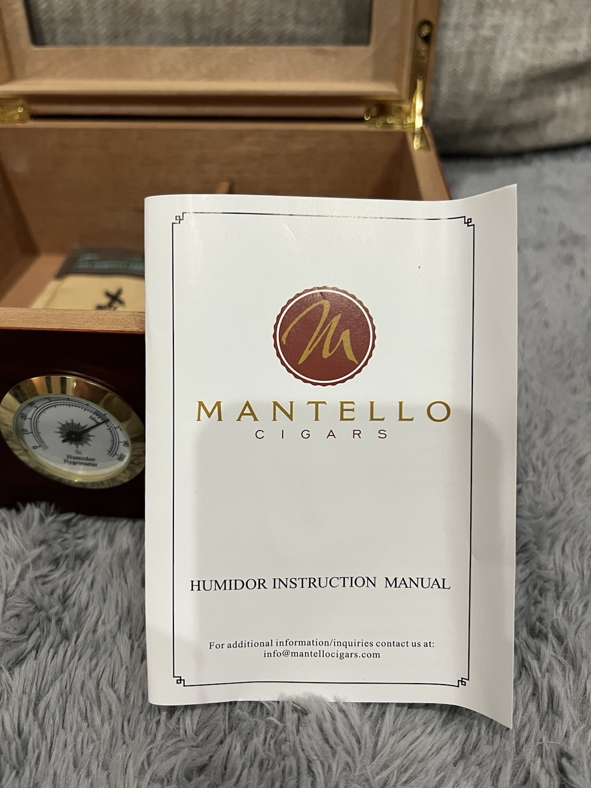 MANTELLO Cigars Humidor Royal Glass Top Cedar Lined Cigar Box Up To 50 Cigars