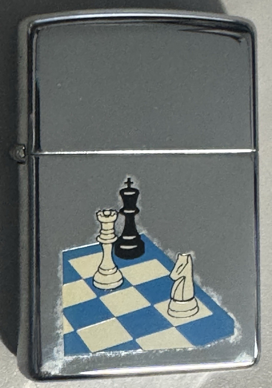 ZIPPO 1996 CHESS CHECKMATE DESIGN POLISHED CHROME LIGHTER SEALED IN BOX G128