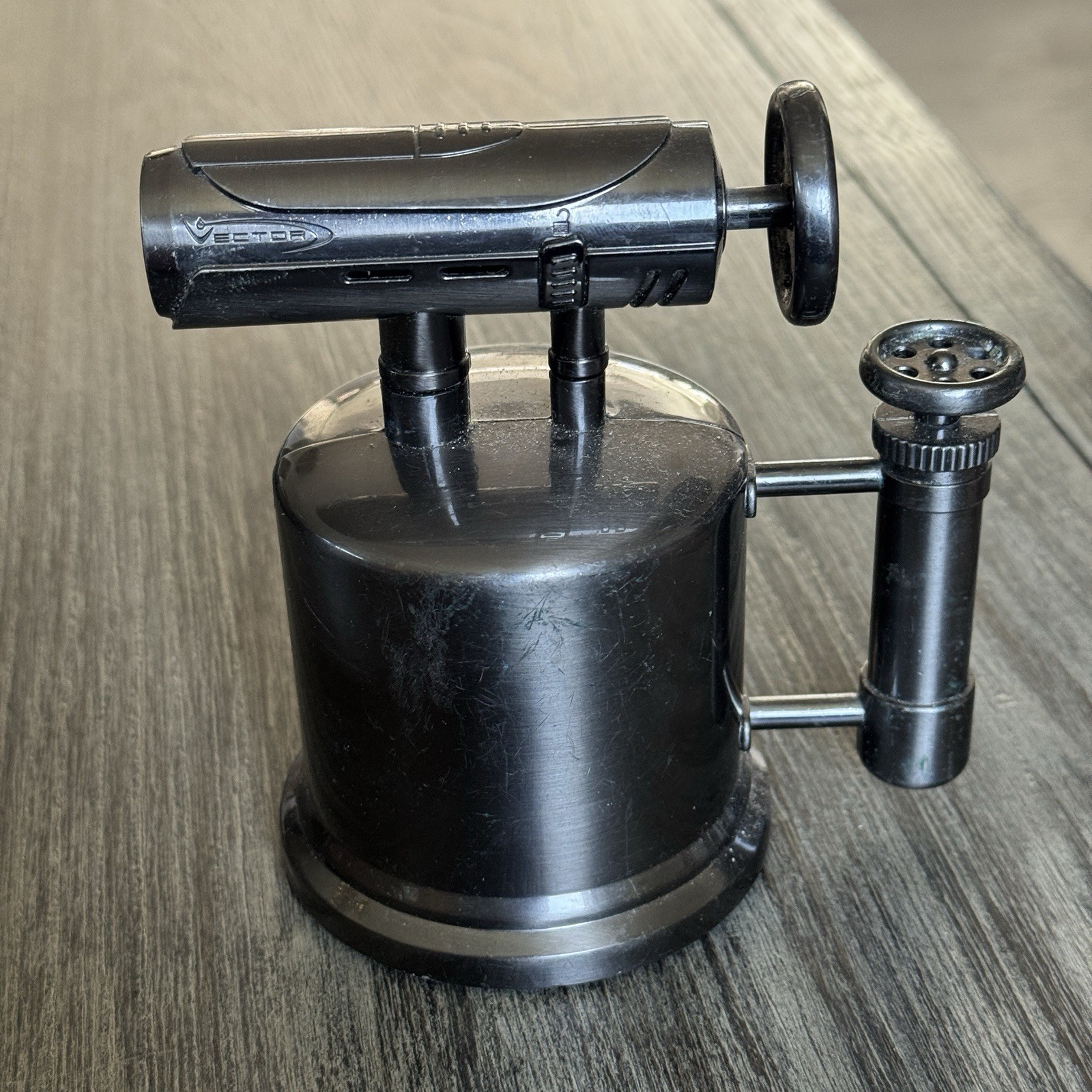 VECTOR Pyro Star Table Gas Lighter Cigar Starter Unique Jet Torch Flame