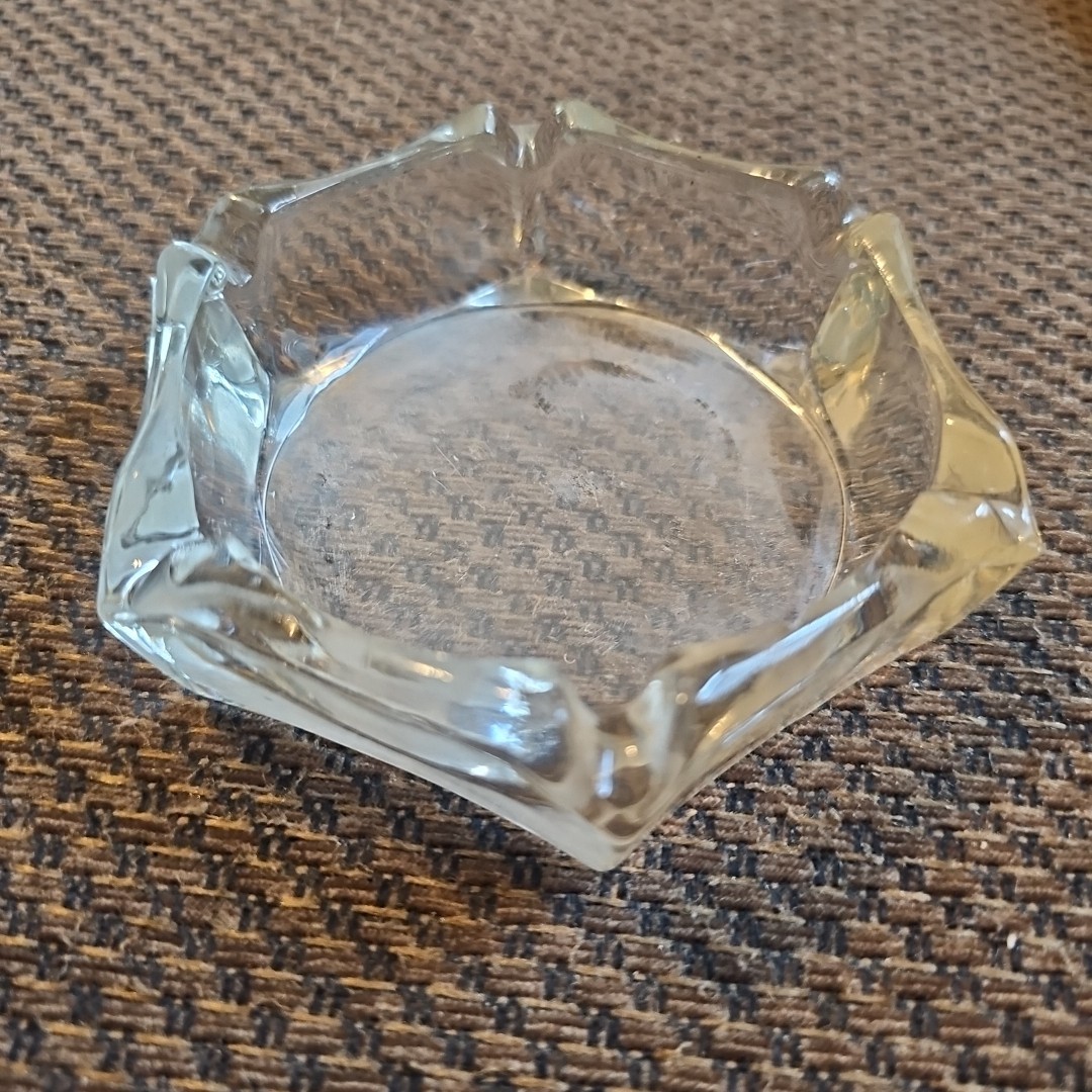 LOT OF 2 VINTAGE GLASS ASHTRAYS Amber Clear 4″ Round Thick 6 Sided