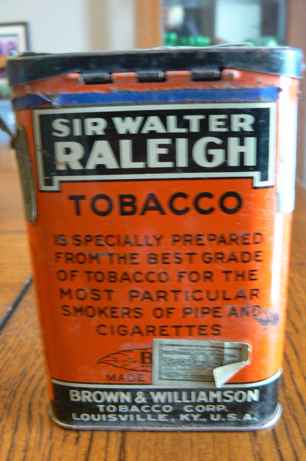Vintage Sir Walter Raleigh Tobacco Tin Tax Stamp Hinged Lid FREE US SHIP