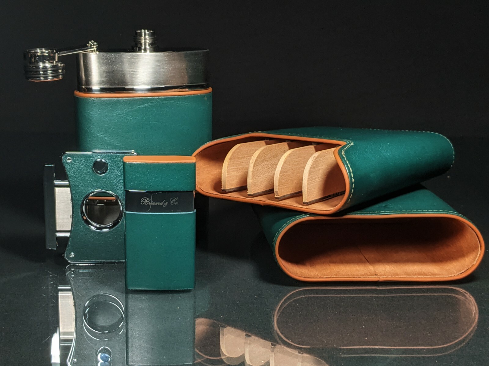 Brizard and Co Augusta Collection Traveler Case with matching cutter and lighter