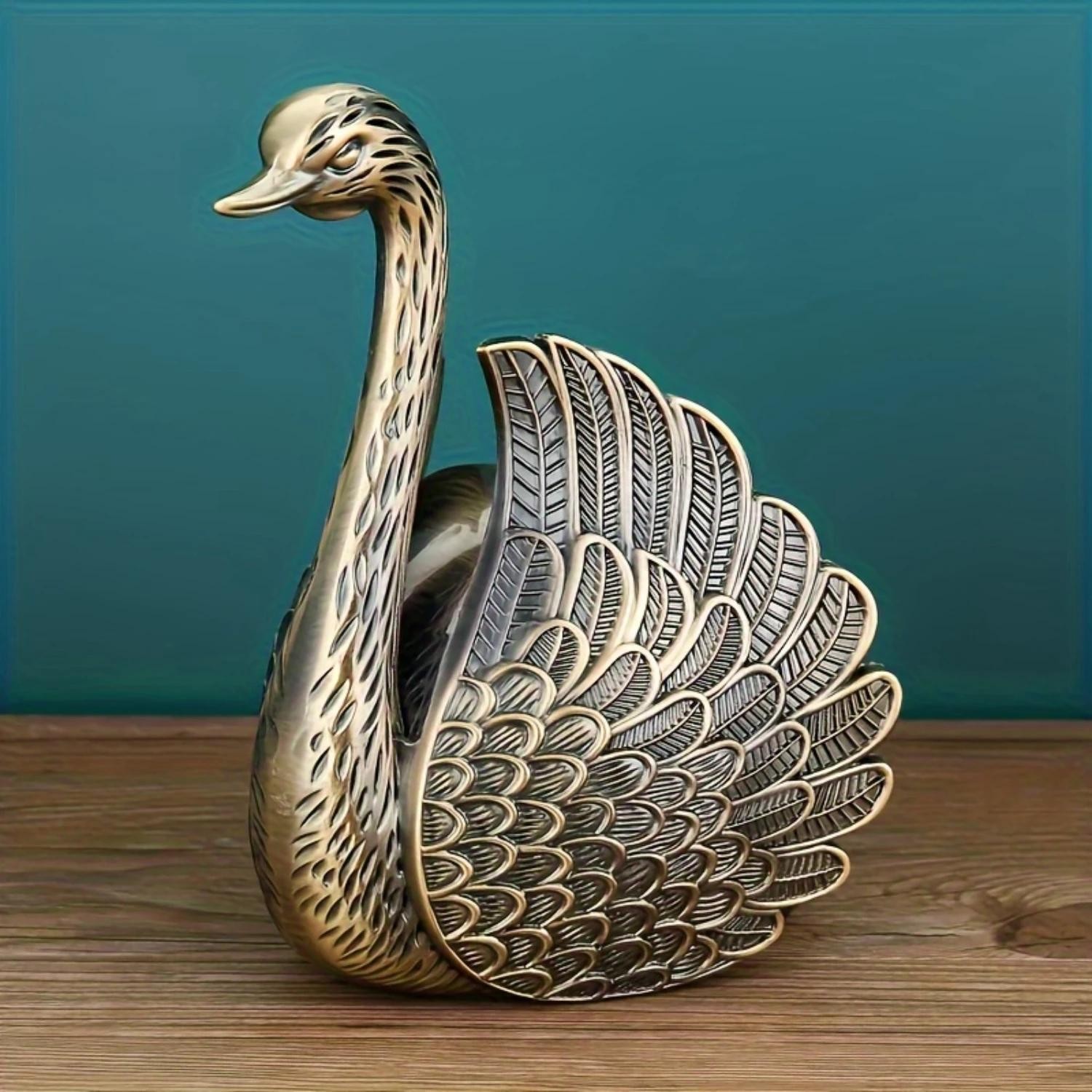 Elegant Round Swan-shaped Zinc Alloy Ashtray with Lid – Smokeless, Decorative, a