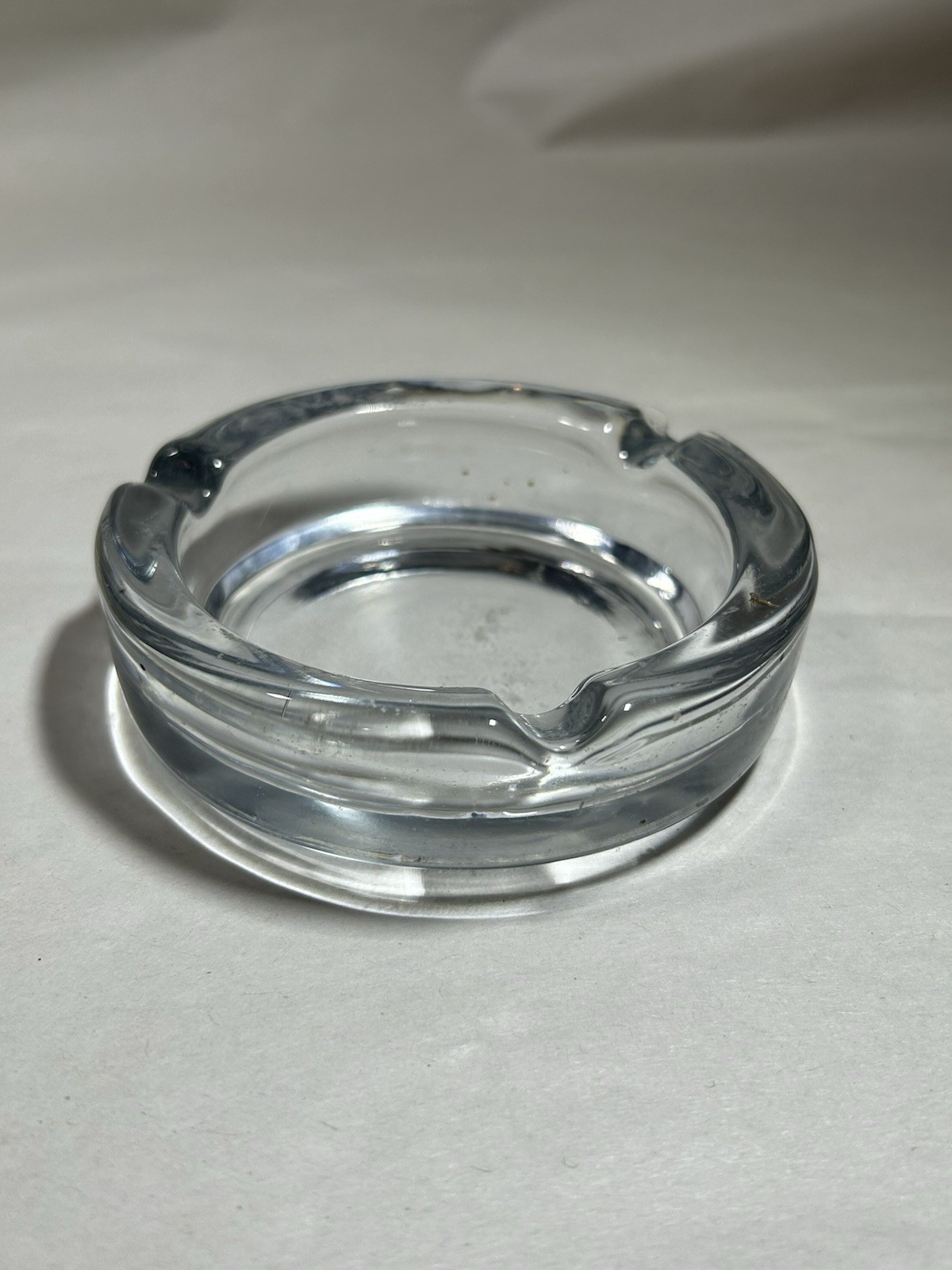 Vintage Heavy Thick Glass Cigarette Ashtray Home Decor Bar 4″ Diameter