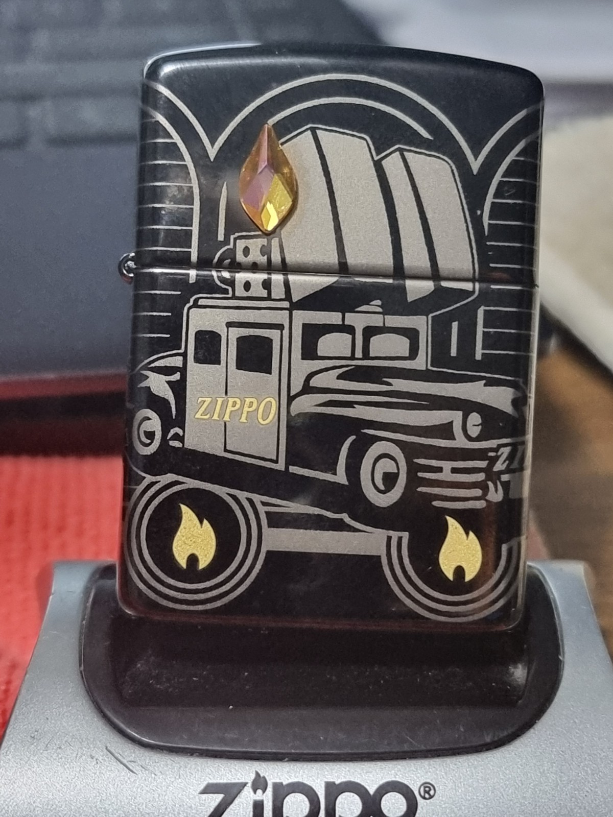 RARE 2023 COTY AMERICAN EDITION 75TH ANNIVESARY ZIPPO CAR 03828/10000 ZIPPO BNIB