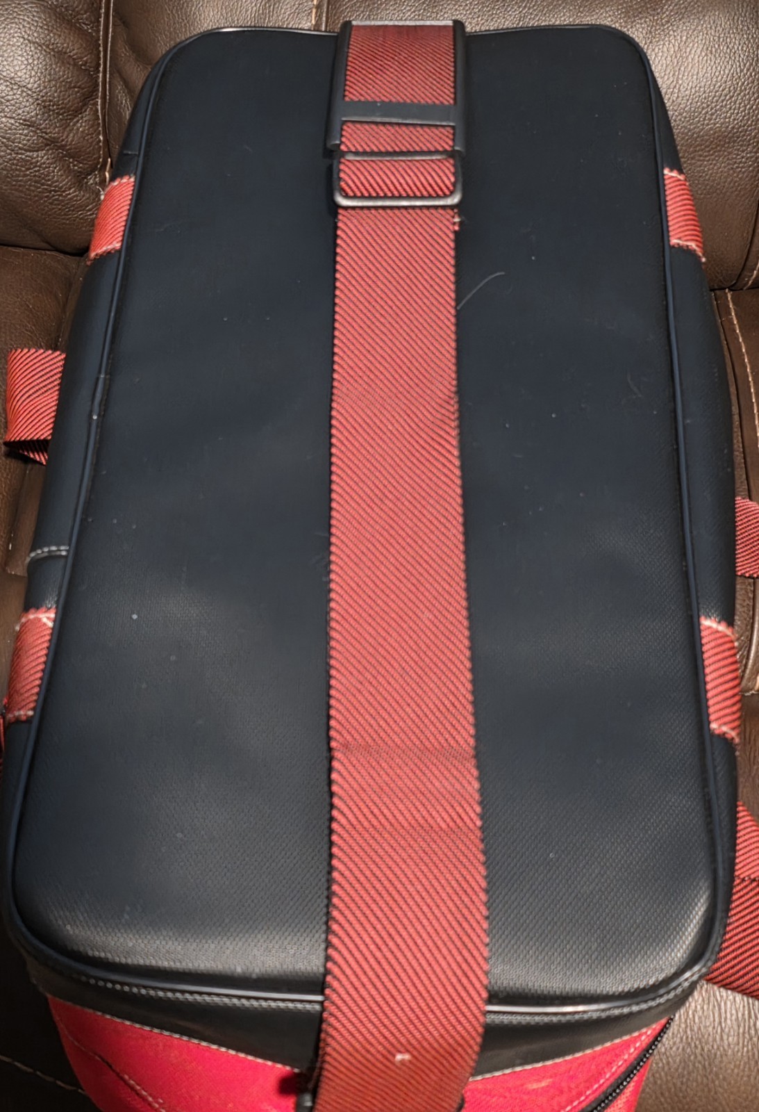 Marlboro Expandable Cooler Red With Shoulder Strap Excellent Condition #0279