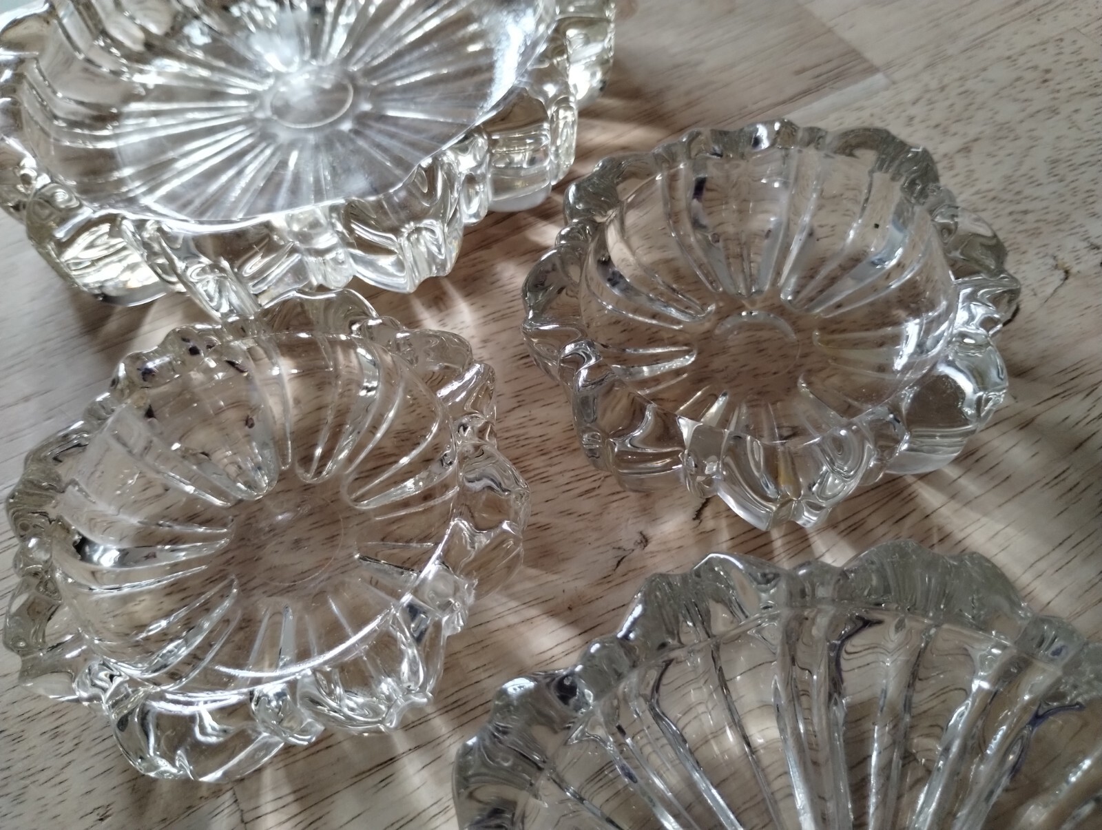 Hazel Atlas Nesting Ashtrays Clear Pressed Glass Round Fluted Flower Daisy MCM 4