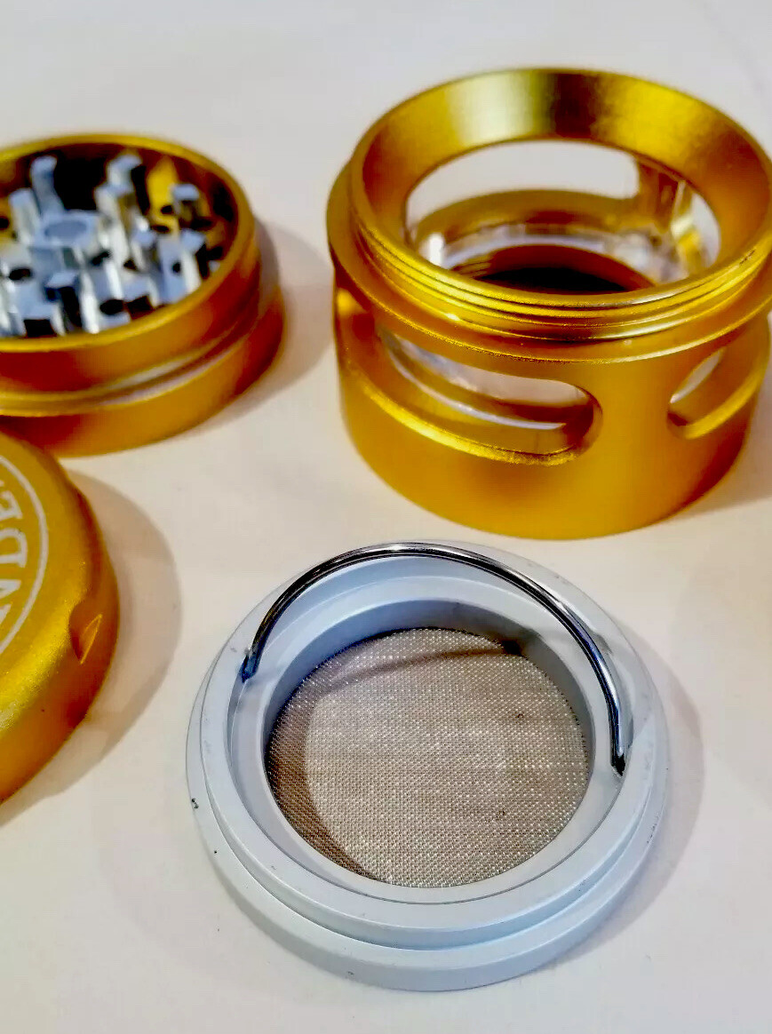 62Mm Patented Americangrinder(r)with windows and A removable screen