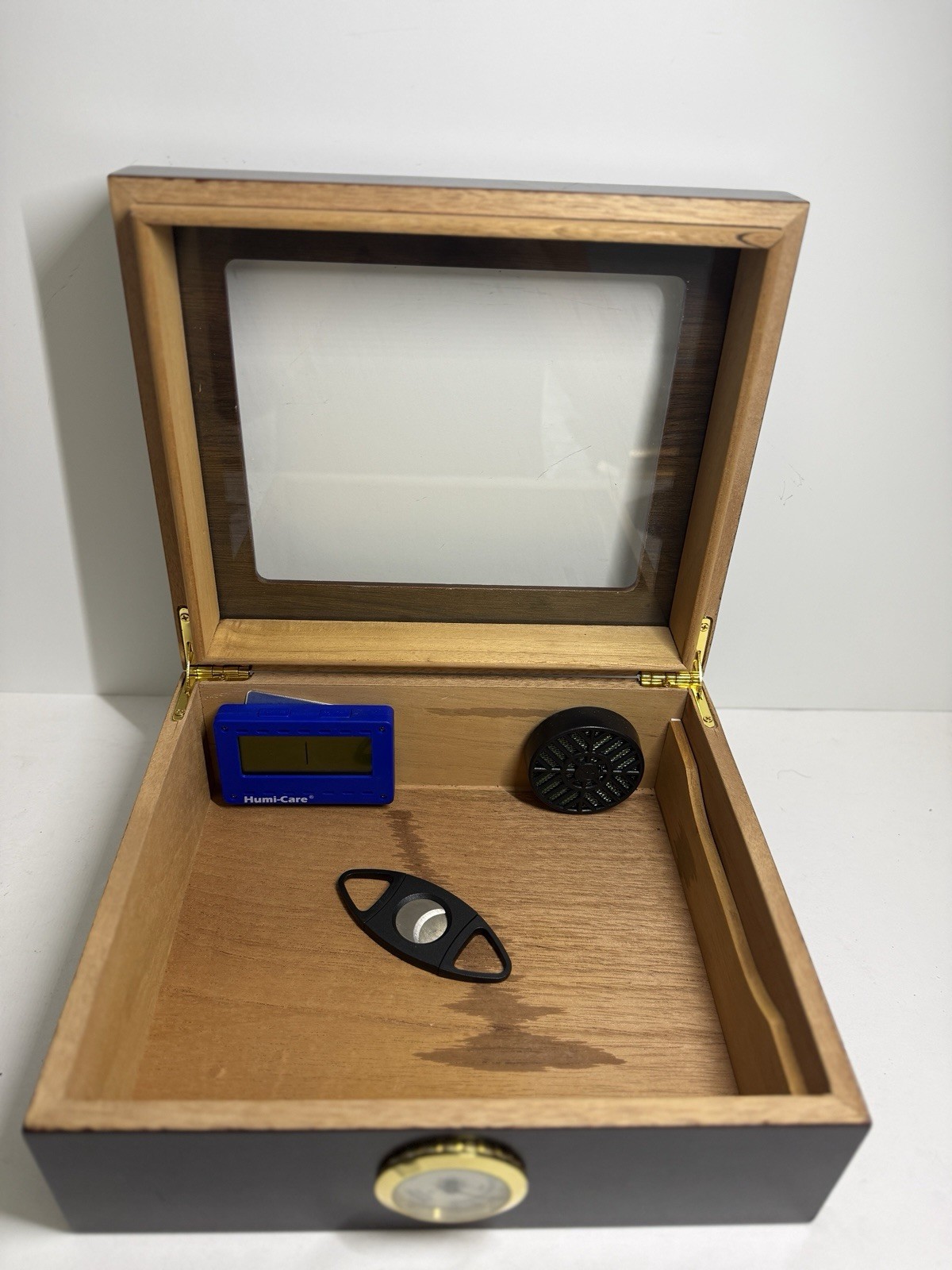 *”Quality Importers” Tobacco Cigar Box Cedar Lined Cherry with Glass Top