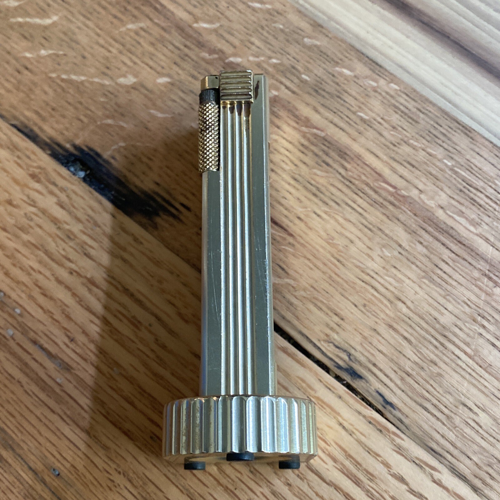 Vintage Cygnus Gold Tone Table Cigarette Lighter Japan 4 1/4″ Branded Carabobo