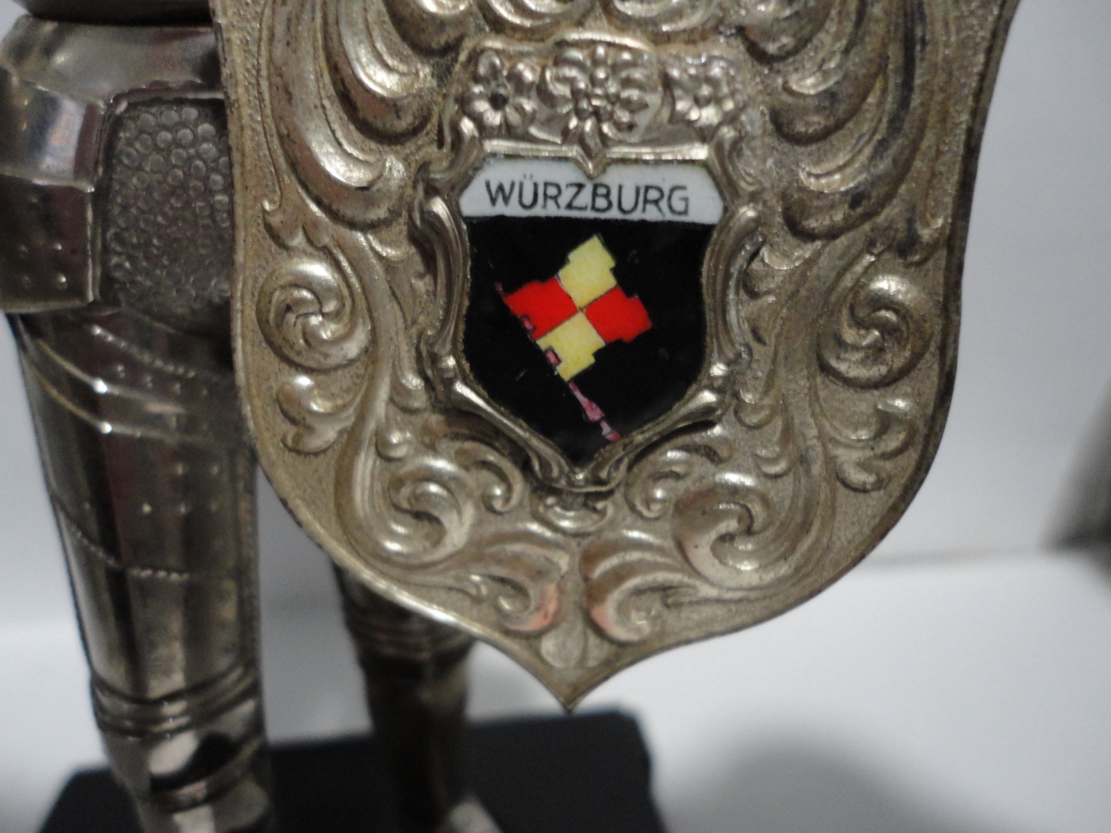C1950 KNIGHT TABLE LIGHTER .WURZBURG WELTZUNDER MODELL RITTER GERMANY