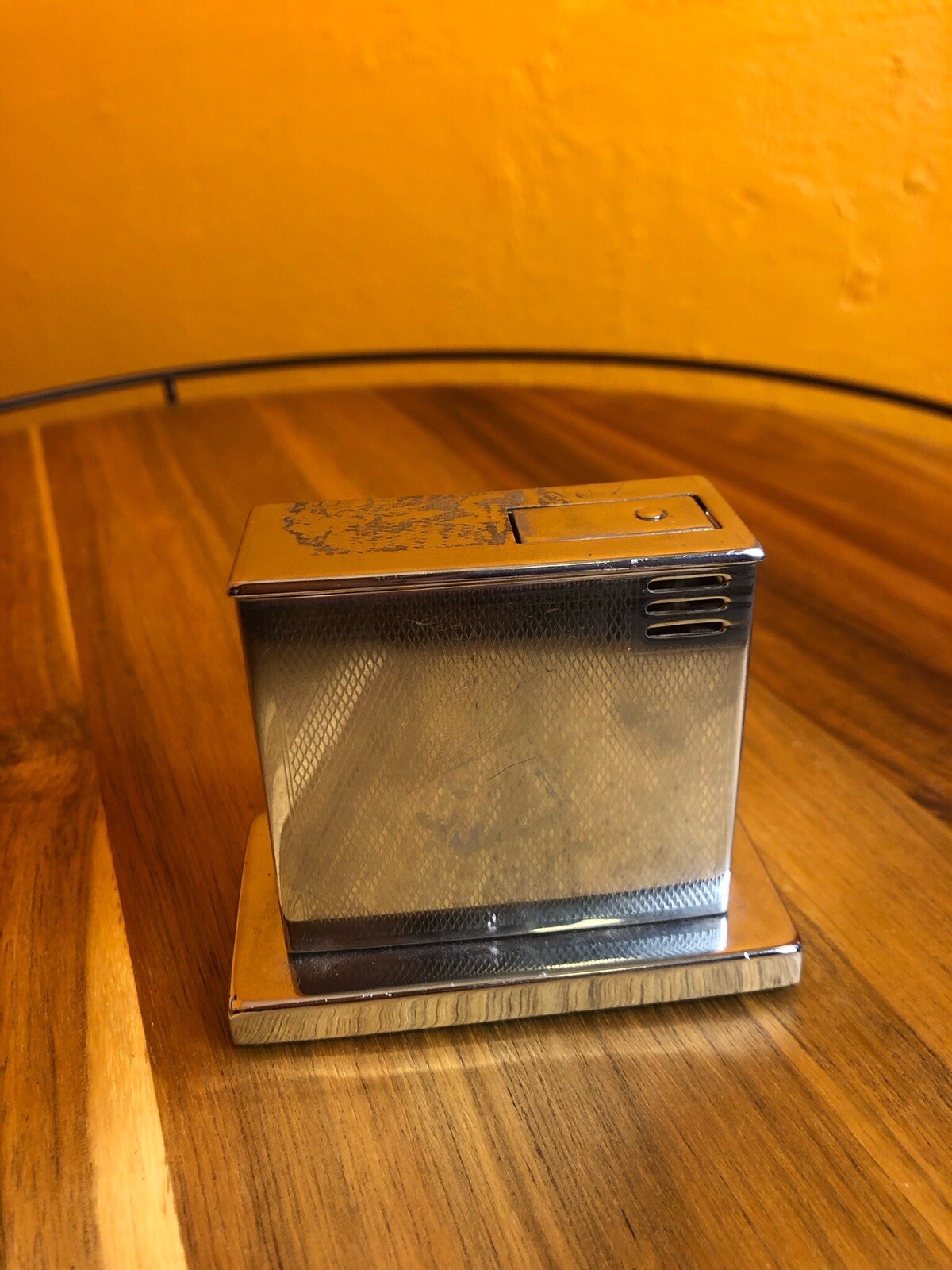 Vintage Customized ‘SC’ Augusta Lift A Light Table Lighter
