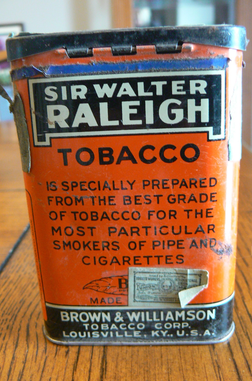 Vintage Sir Walter Raleigh Tobacco Tin Tax Stamp Hinged Lid FREE US SHIP