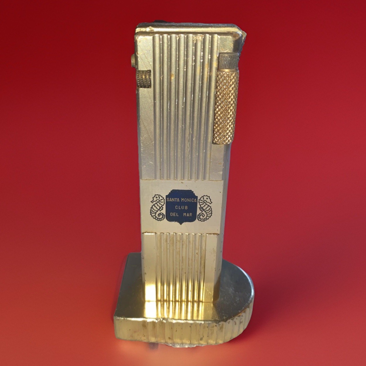 Cygnus Santa Monica Club Del Mar Skyscraper Gold Flip Table Lighter 4.5″ Japan