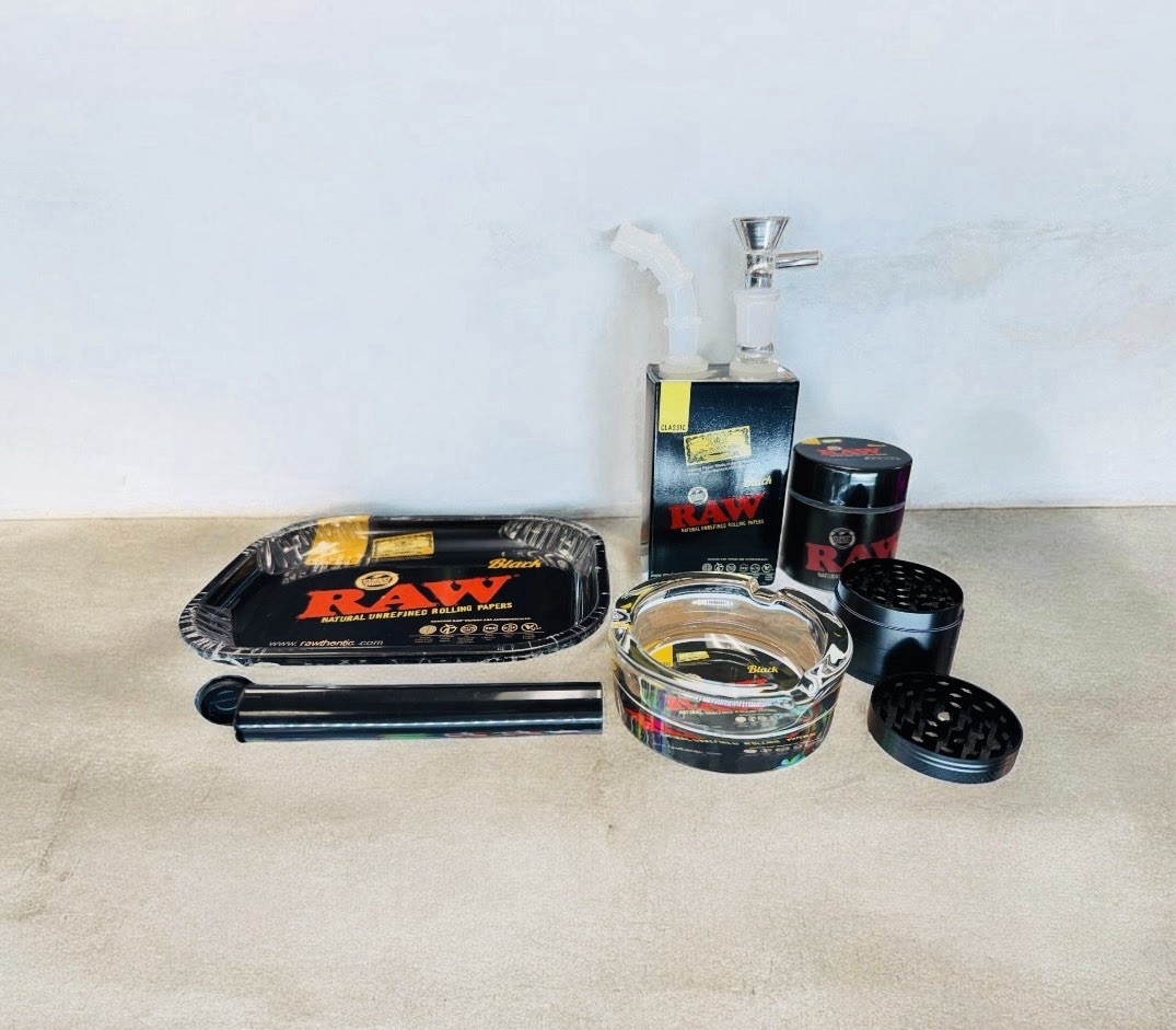 🔥RAW Black All-in-One Smoking Accessories Gift Set-Premium Storage Kit-New🔥