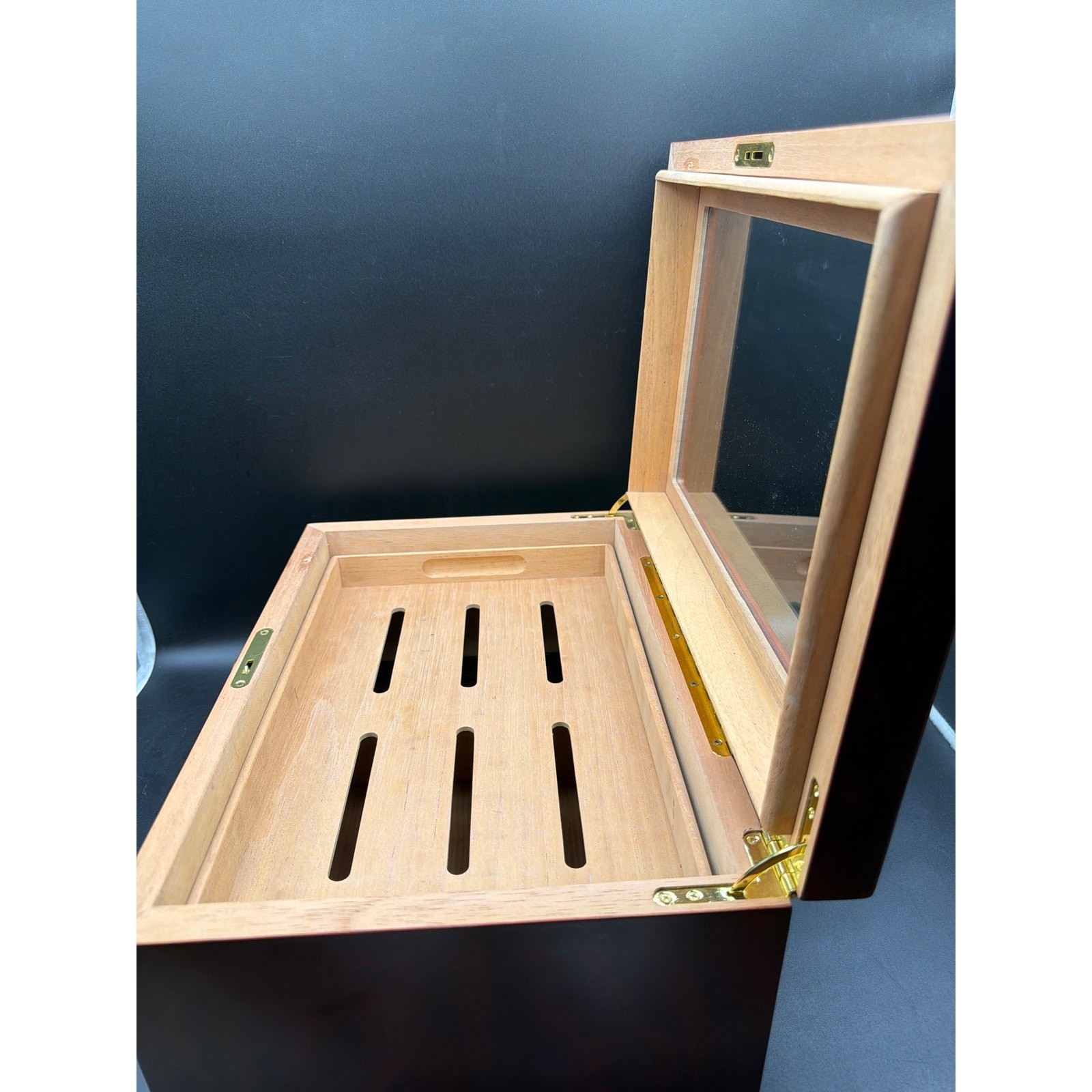 Mantello Cigars Humidor Glass Top Cedar Lined Display Box Hygrometer