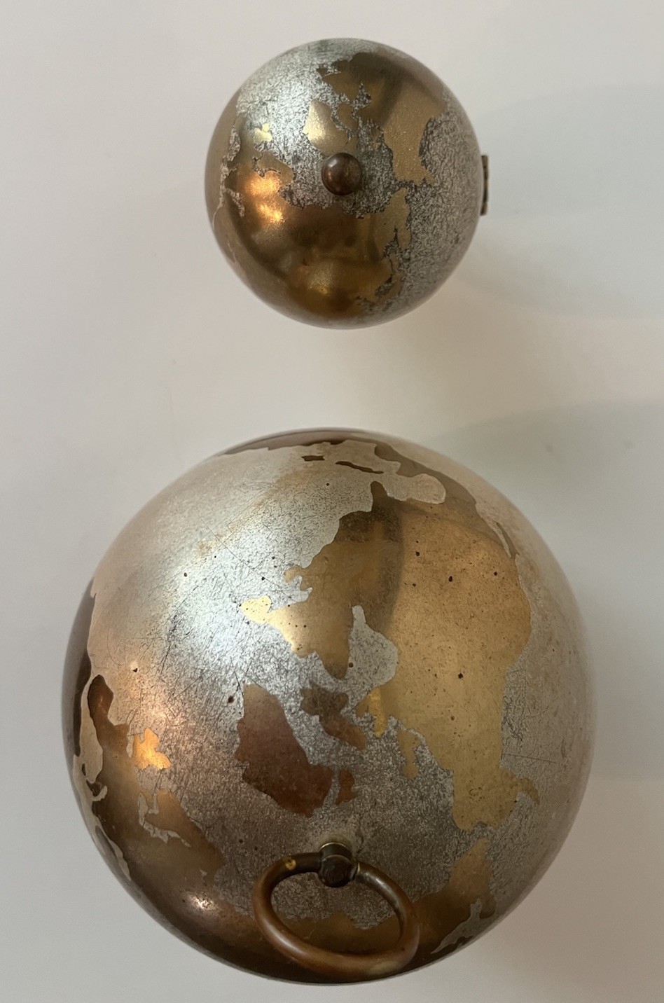 1950s/60s Globe Cigarette Dispenser With Matching lighter