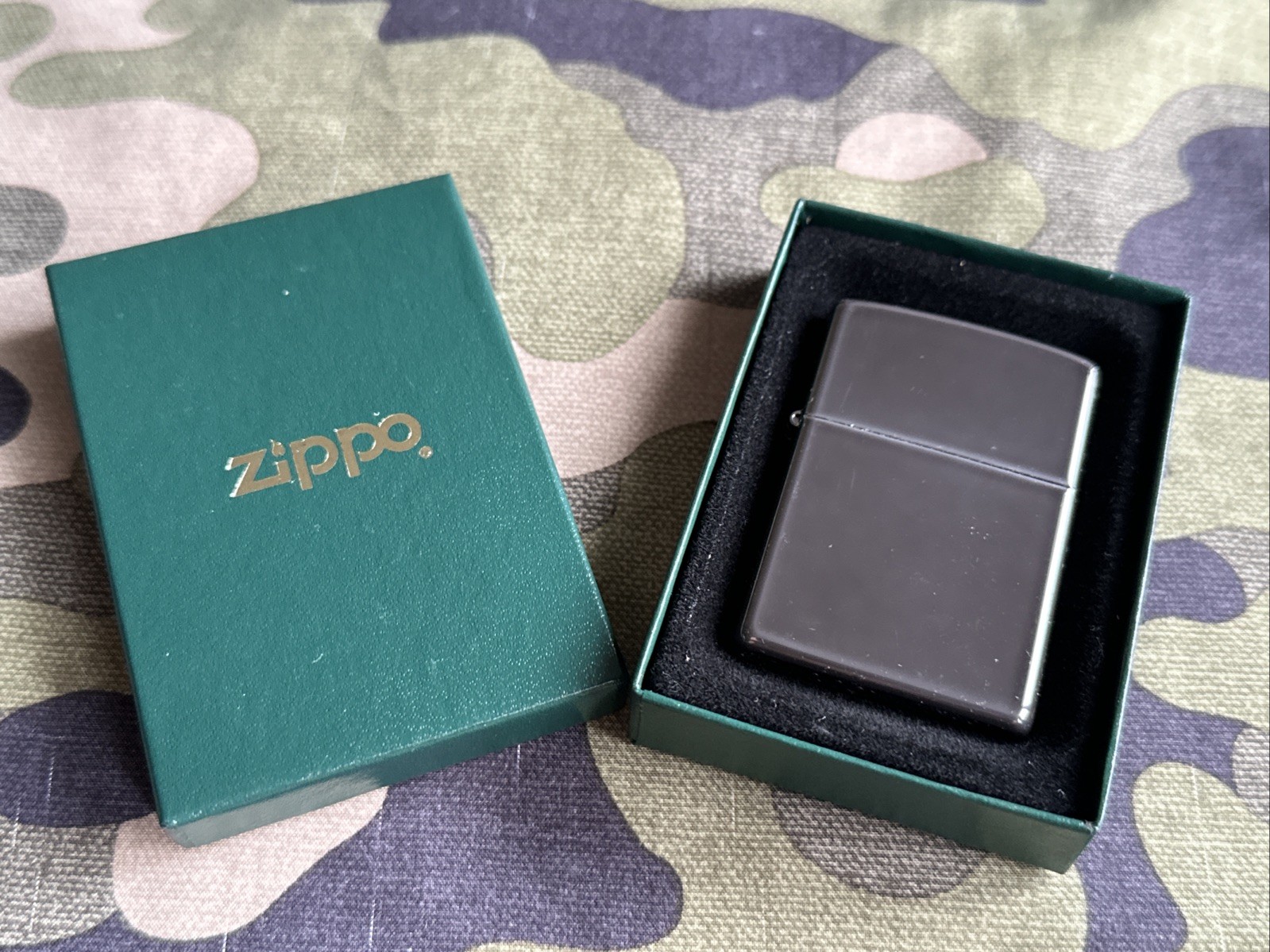 2000 Vintage Classic Zippo Lighter – Midnight Chrome