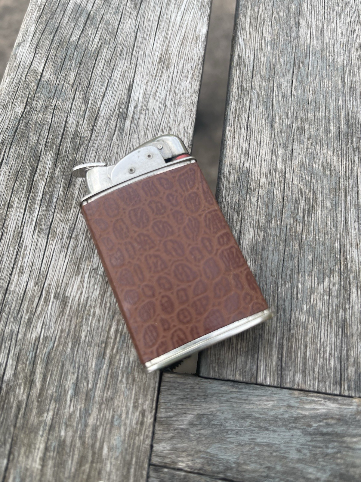 Vintage Brown Faux Crocodile Leather Wrap Chrome Evans Pocket lighter