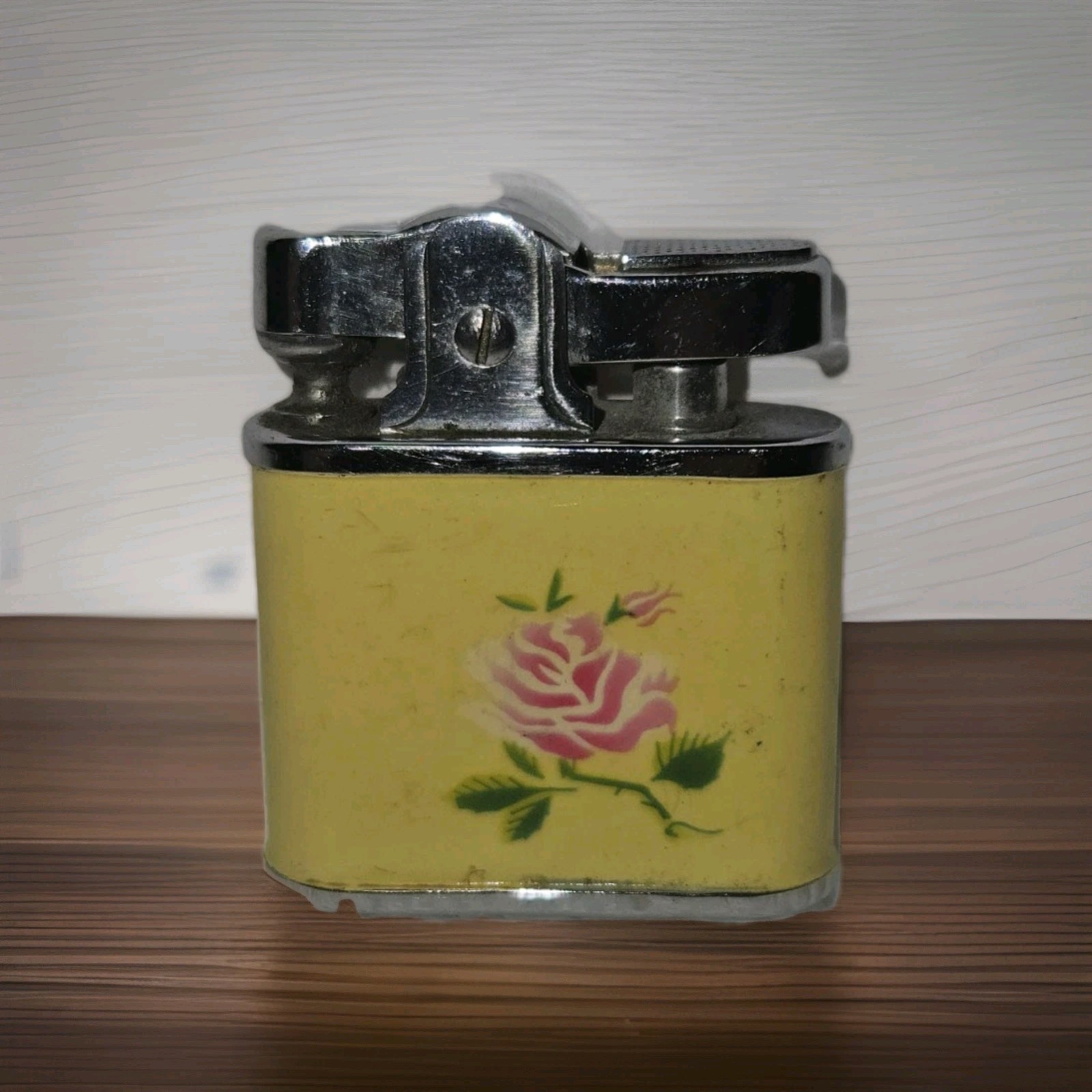 Vtg Yellow Floral Cigarette Lighter Small 1″ Elite Japan