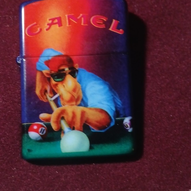 Joe Camel Pool Zippo Lighter in the tin excellent condition