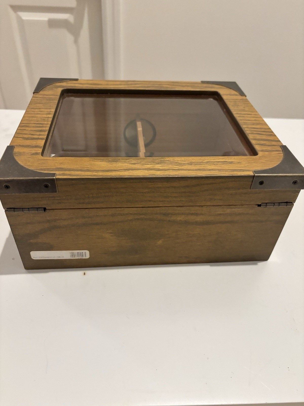 Desktop Humidor, Capri Elegant, Tempered Glasstop, Cedar Spanish Divider, Brass
