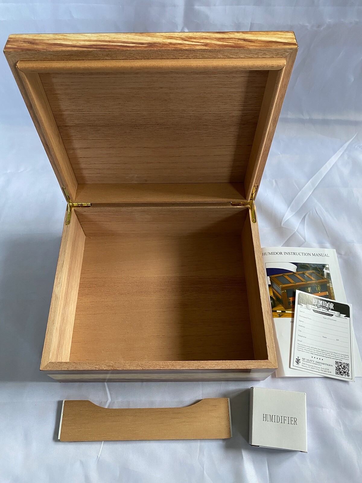 Quality Importers Burled Wood Finish Humidor – 25-50 count (Stock Unit B) – New