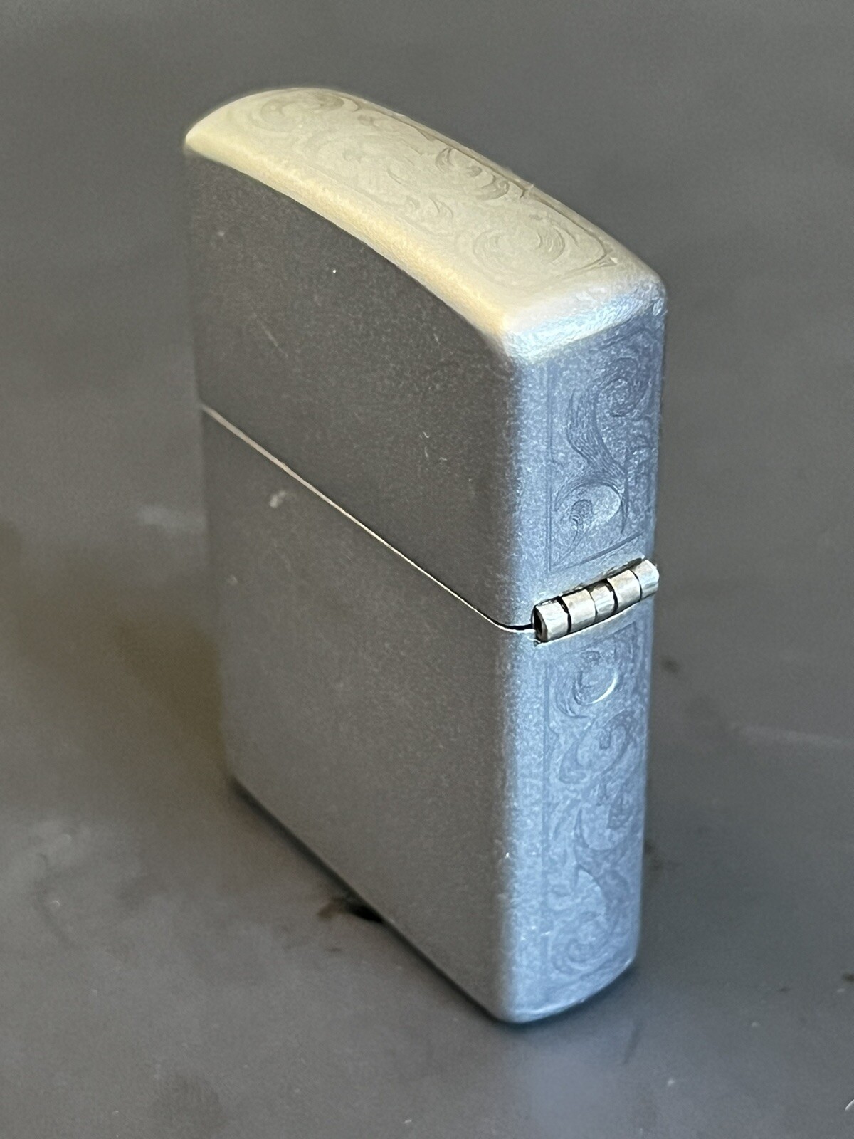 2005 Zippo Matte Silver Lighter w/ Side Scroll-Matching Insert – Box/Paperwork
