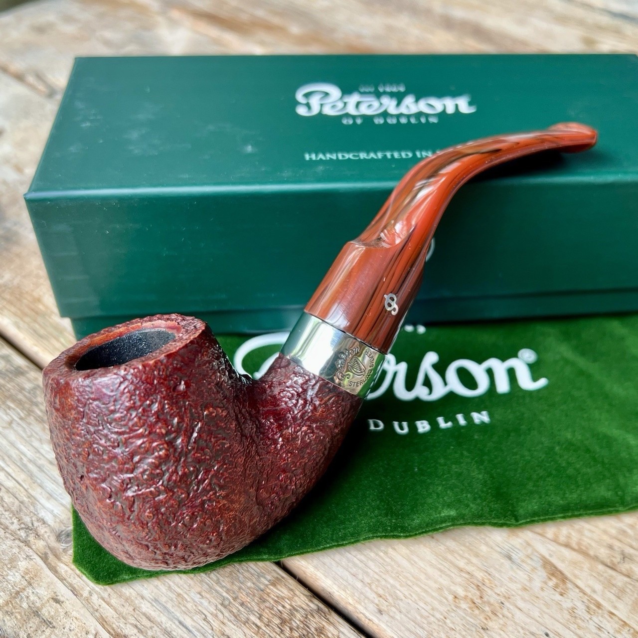 Peterson Irish Harp Sandblasted Bent Billiard (XL90) Fishtail Pipe