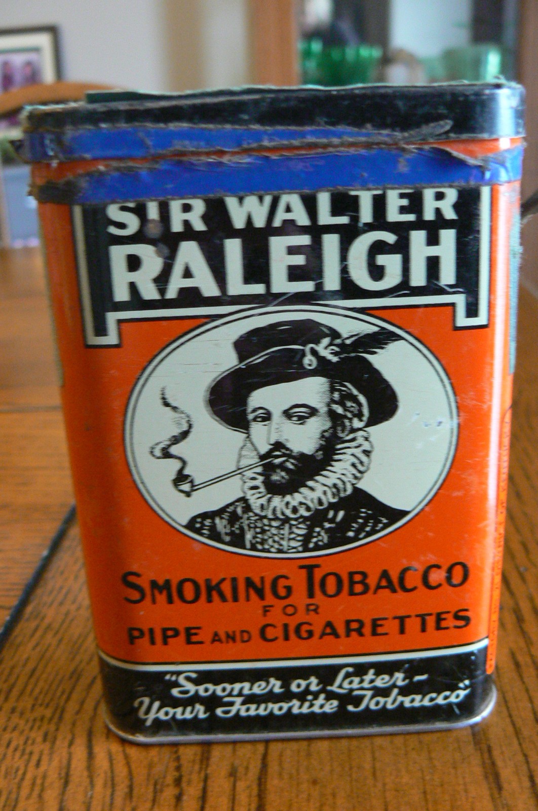 Vintage Sir Walter Raleigh Tobacco Tin Tax Stamp Hinged Lid FREE US SHIP