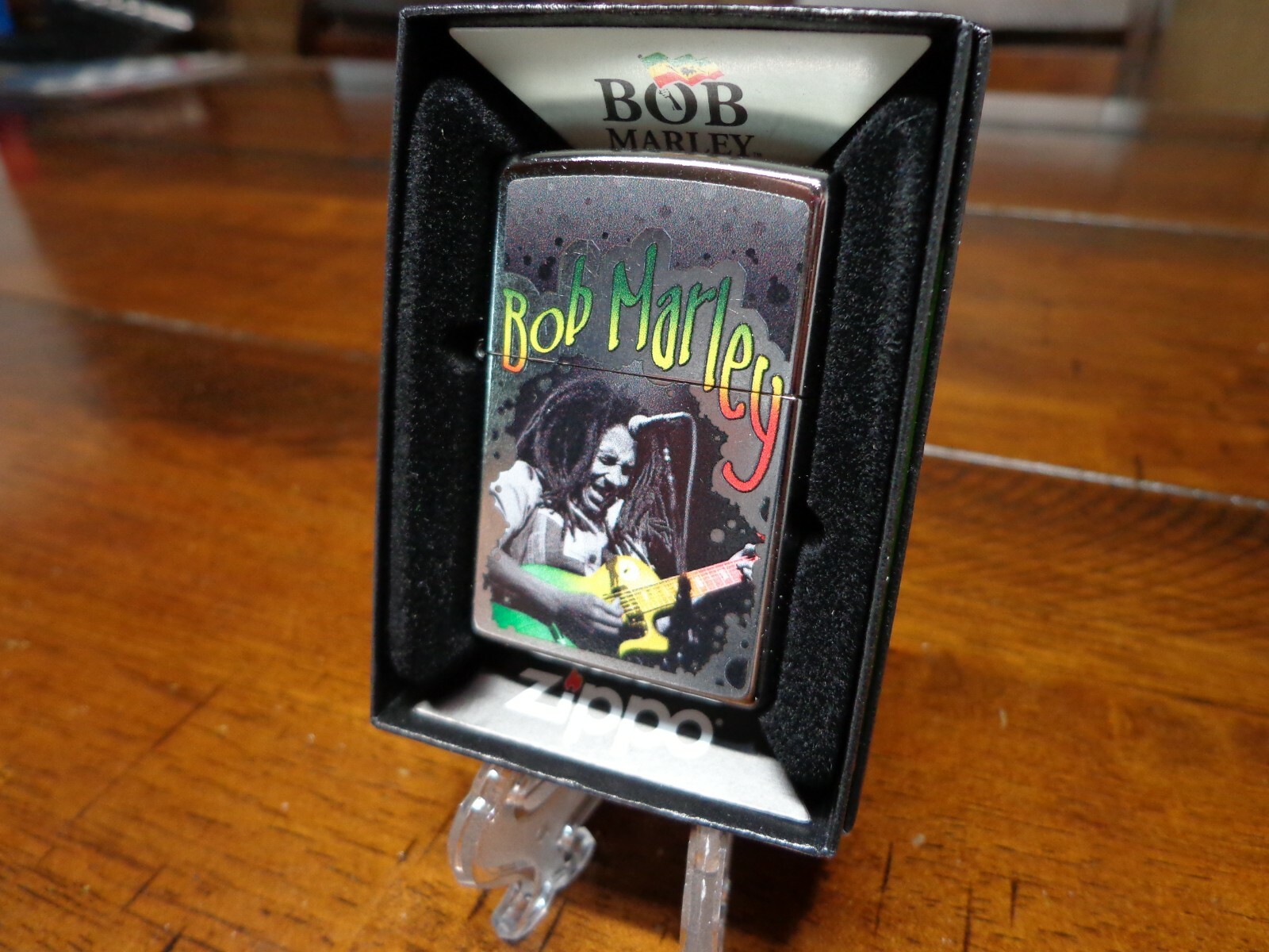 BOB MARLEY PLAYING GUITAR SOLO ZIPPO LIGHTER MINT IN BOX