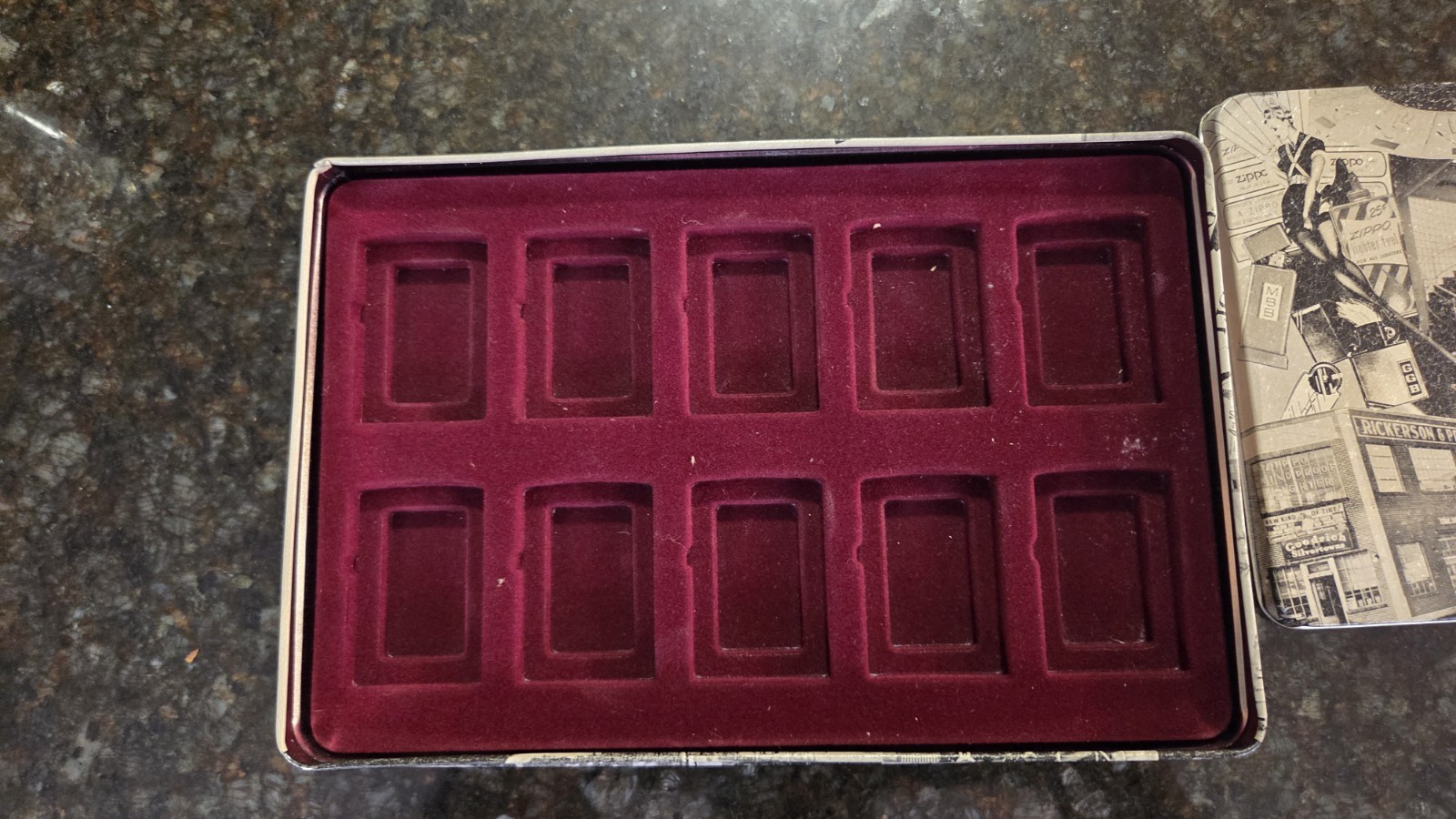 ZIPPO DISPLAY HOLDER TIN WITH 10 PLASTIC DISPLAYS & COLLECTORS GUIDE NO LIGHTERS