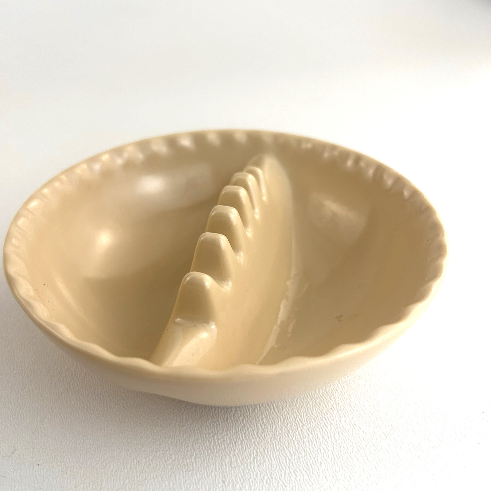 Vtg 1960s/70s Beige Cream Neutral Melamine Ashtray Willert Home Products Neutral