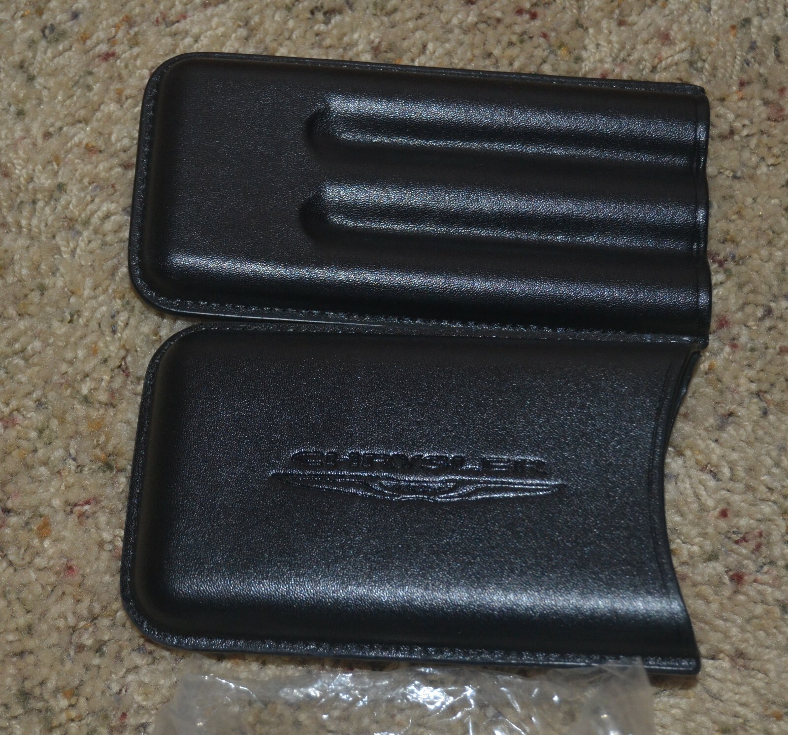 Bey Berk Black Leather Three Cigar Holder Chrysler w/ lighter