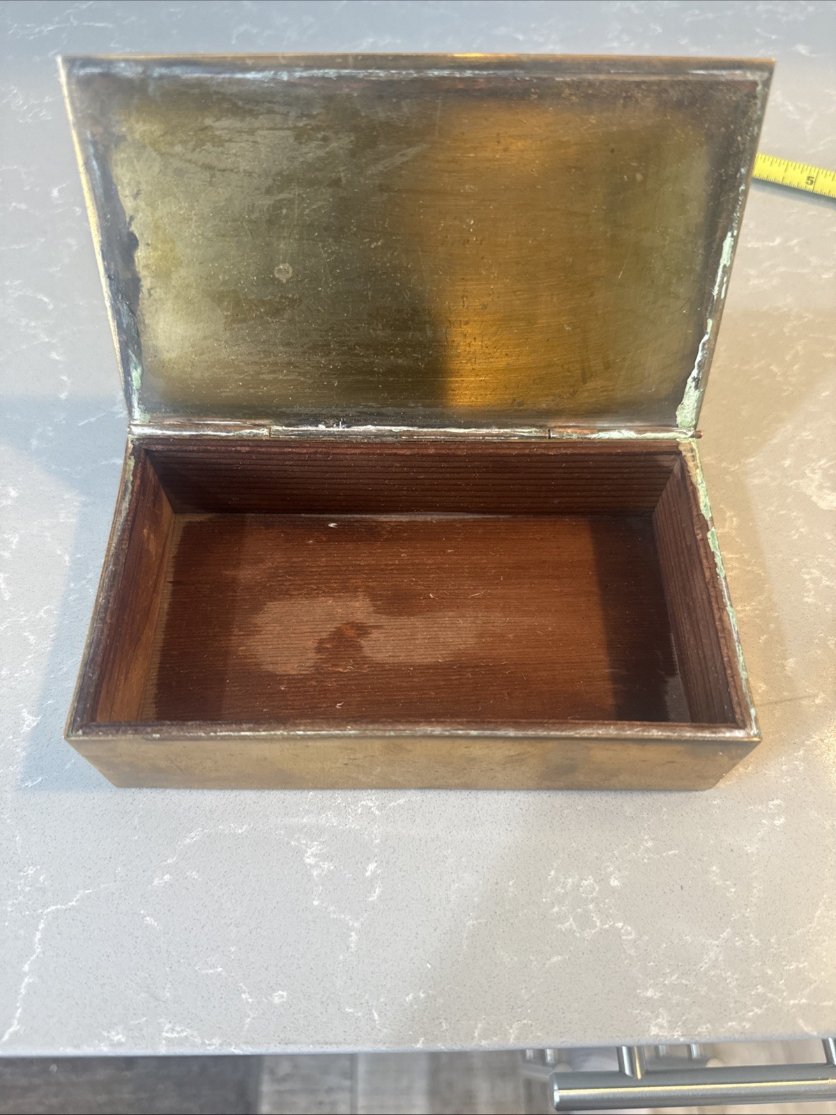 VTG Silver Crest Bronze Cigarette Tobacco Cigar Box #4506 Wood Lined Griffin