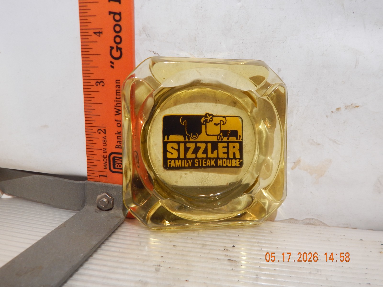 Sizzler Family Steak House ashtray – Amber glass , no damage