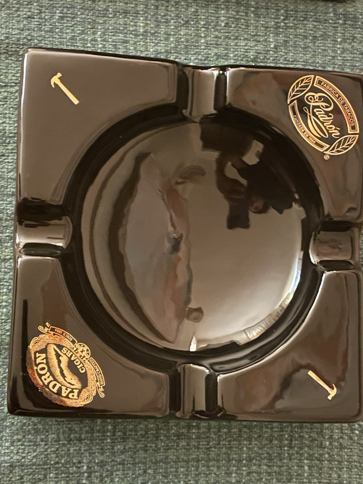 PADRON CERAMIC CIGAR ASHTRAY WITH ORIGINAL BOX