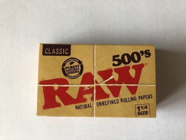 RAW 500’s 1 1/4 Size Natural Cigarette Rolling Papers – 500 LEAVES IN PACK