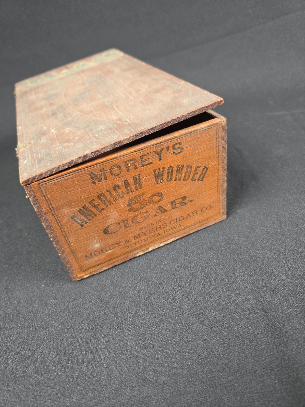 Antique Ottumwa Iowa Wooden Cigar 5c Box Morey’s American Wonder Morey & Myers