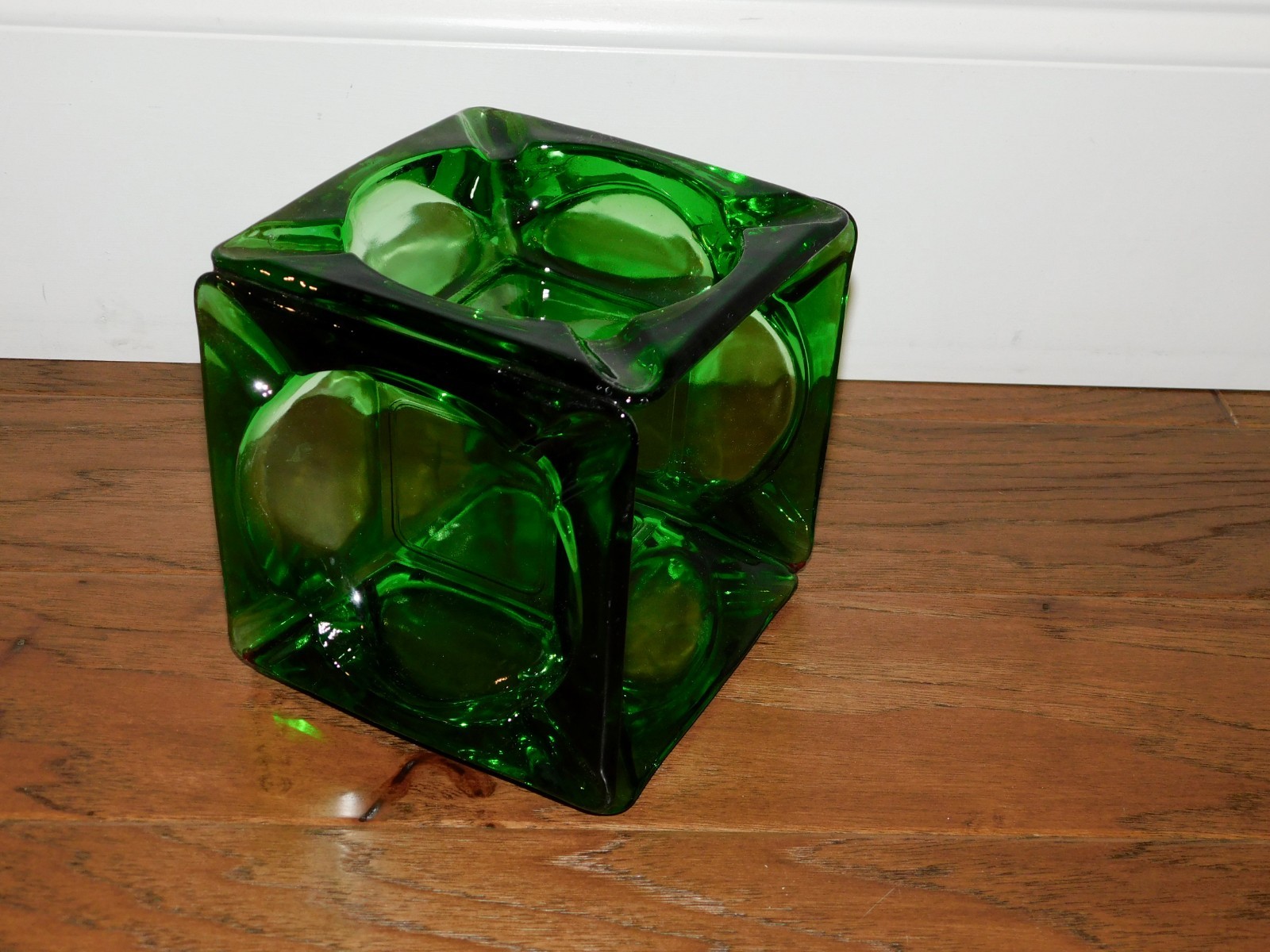 VINTAGE! Emerald Green MCM Ashtray Square Figure Sculpture Cube Mid Century