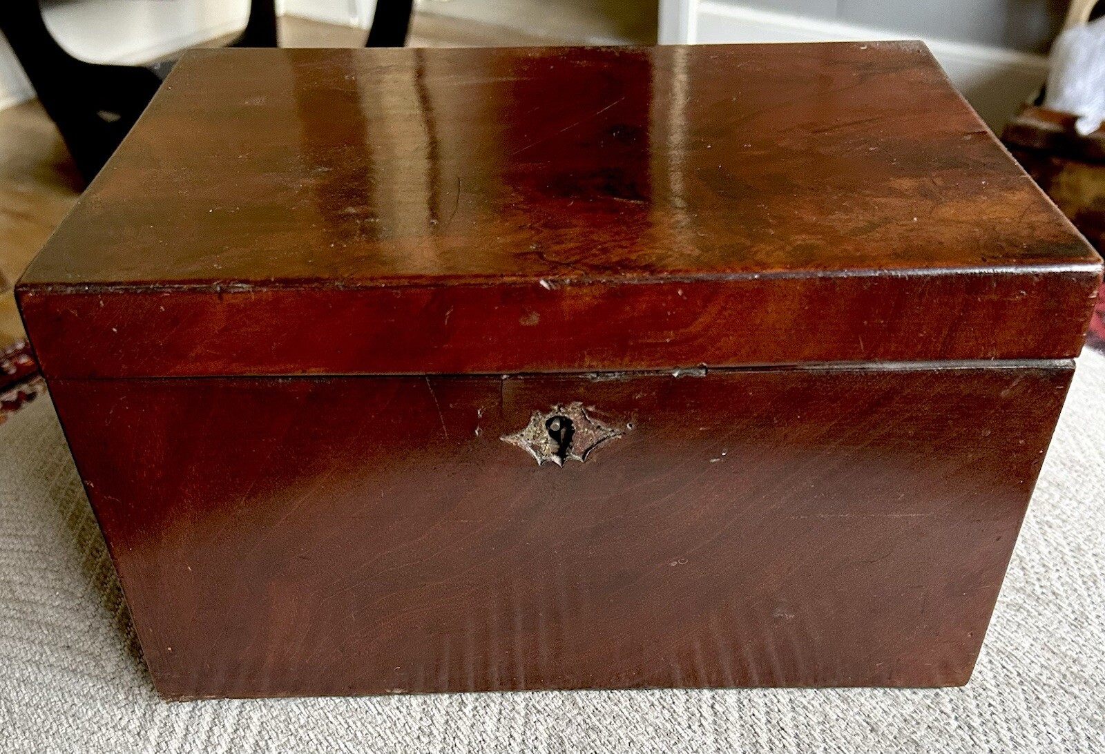 Antique Mahogany Humidor 7.5”x10.5”x6.25”