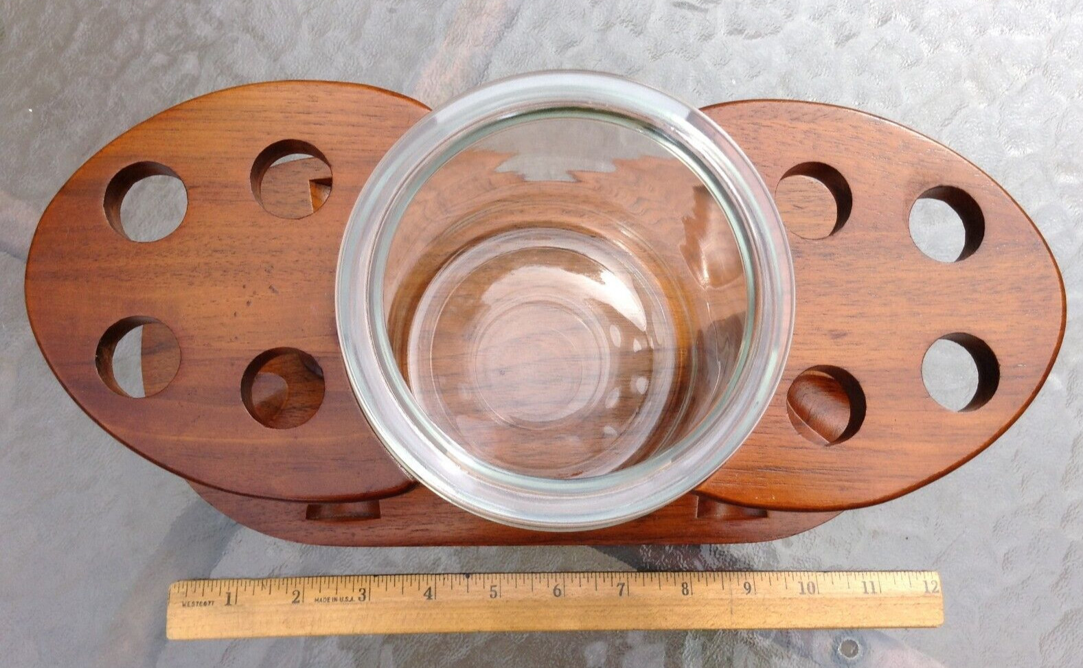 Vtg Duk-It walnut 8 pipe rack 12″ x 6″ oval shape w/glass tobacco jar & 6 pipes