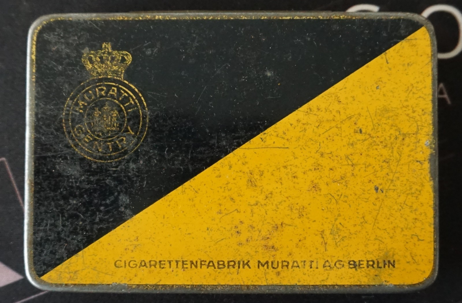 GREECE-EGYPT -Muratti Gentry Cigarettes Tin Berlin Yellow Black 1930s EMPTY