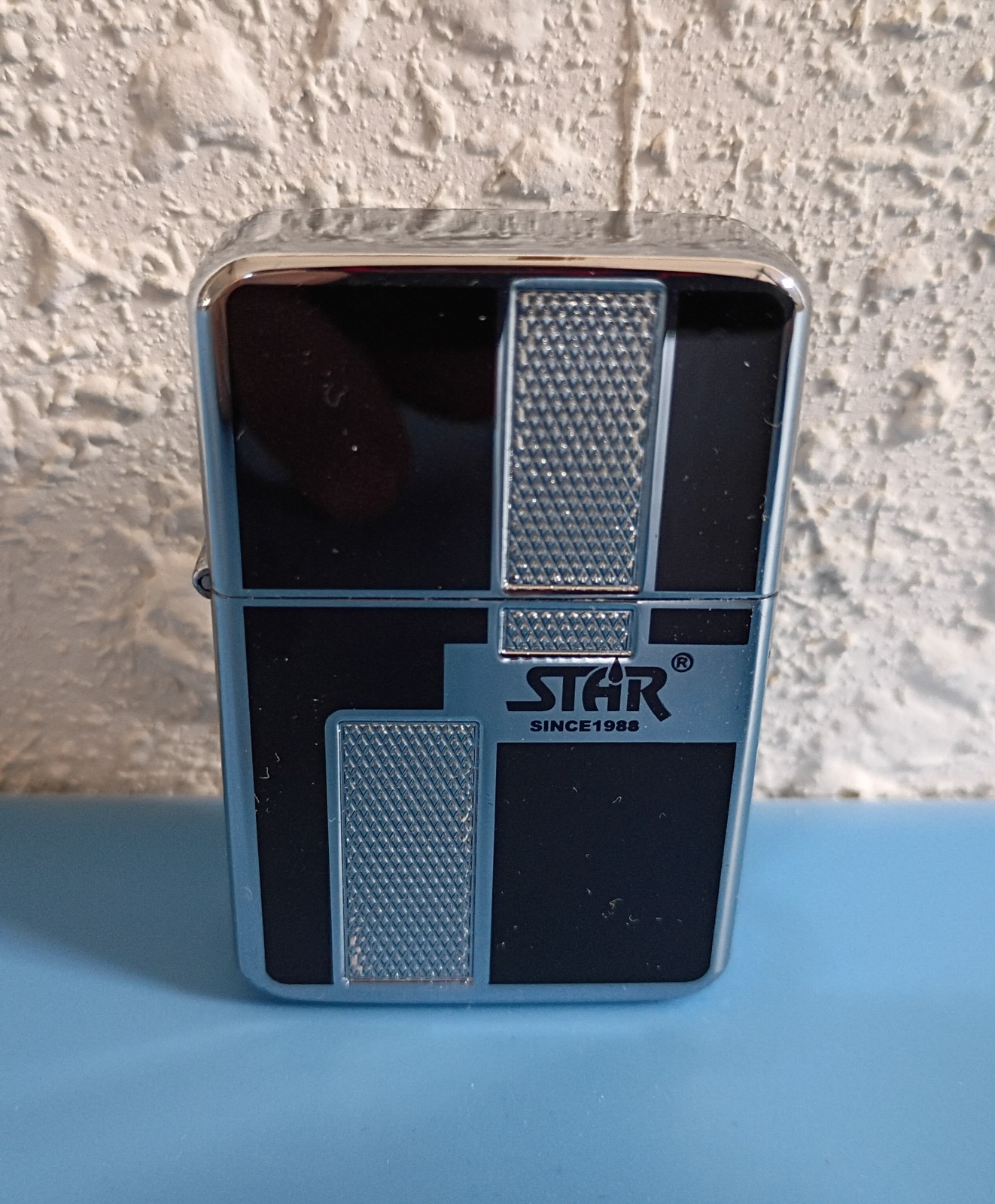 STAR Premium Windproof Oil Lighter w/High Polished Chrome & Black